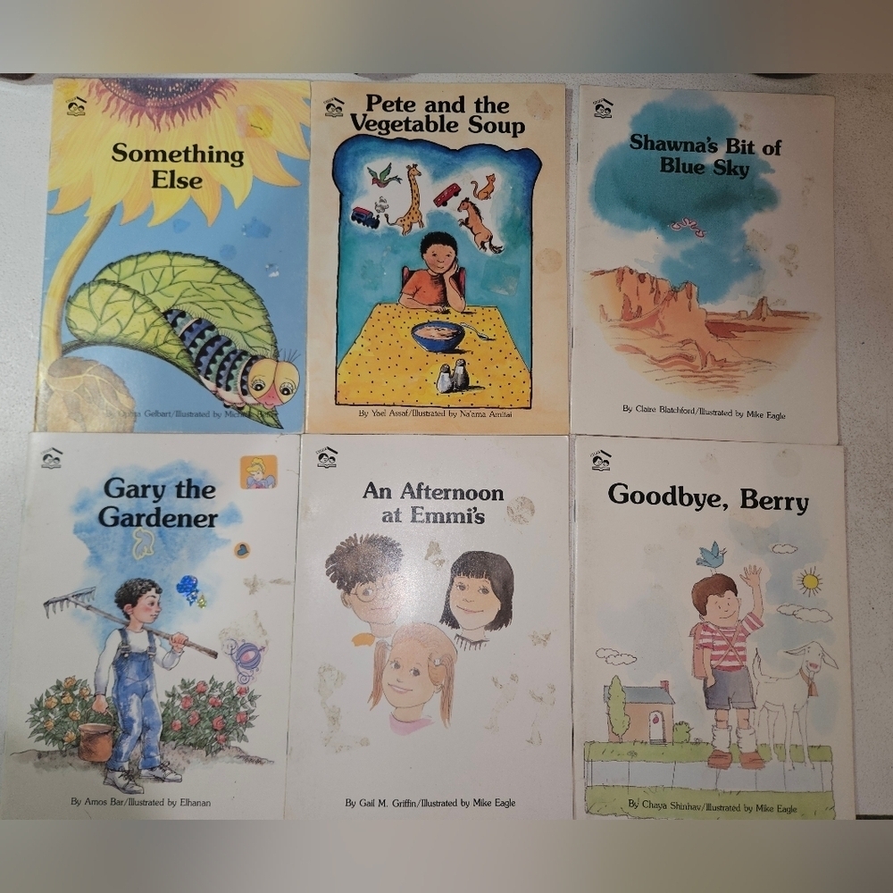 Vintage 90s Lot Of 15 Hippy Paperback Kids Story Books! - Picture 2 of 6
